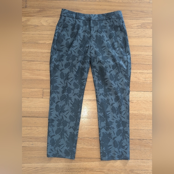 Banana Republic Avery Gray Ankle Pants - Picture 2 of 7
